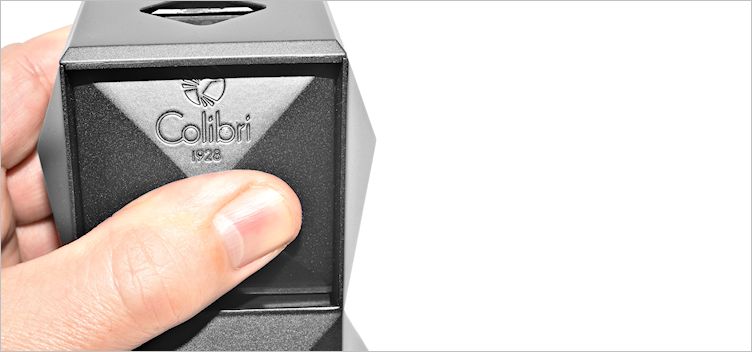 Zapalniczka Quasar Colibri TBL przycisk